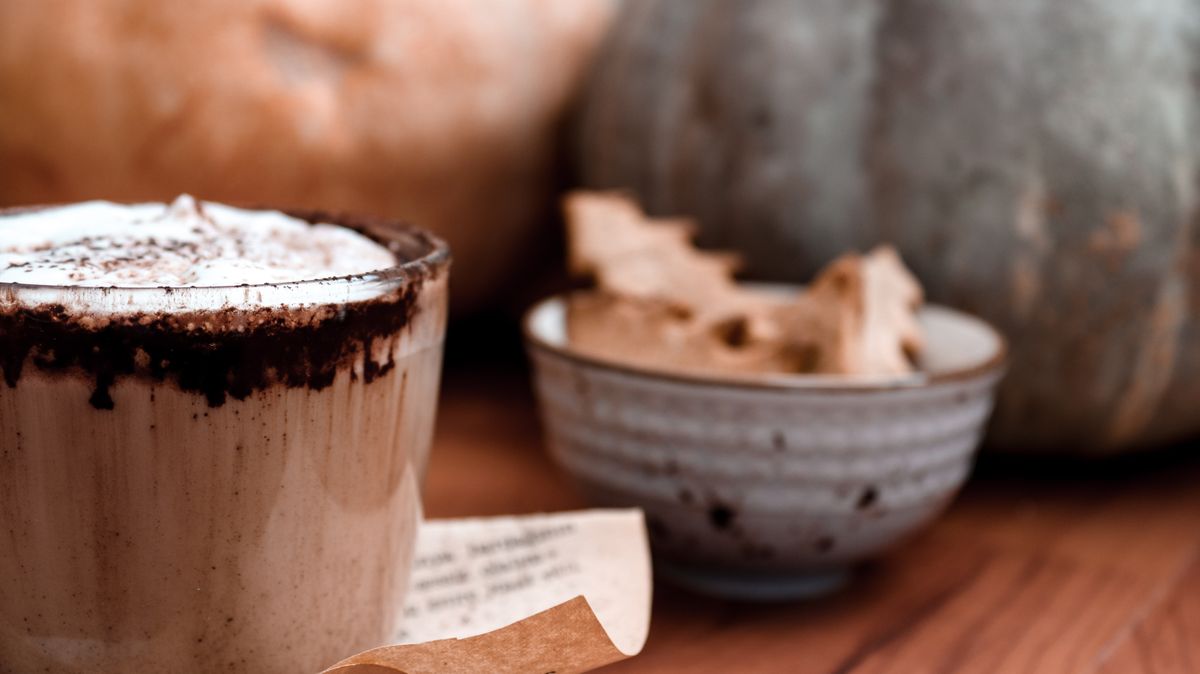 Pumpkin spice latte maison crémeux et ses courges